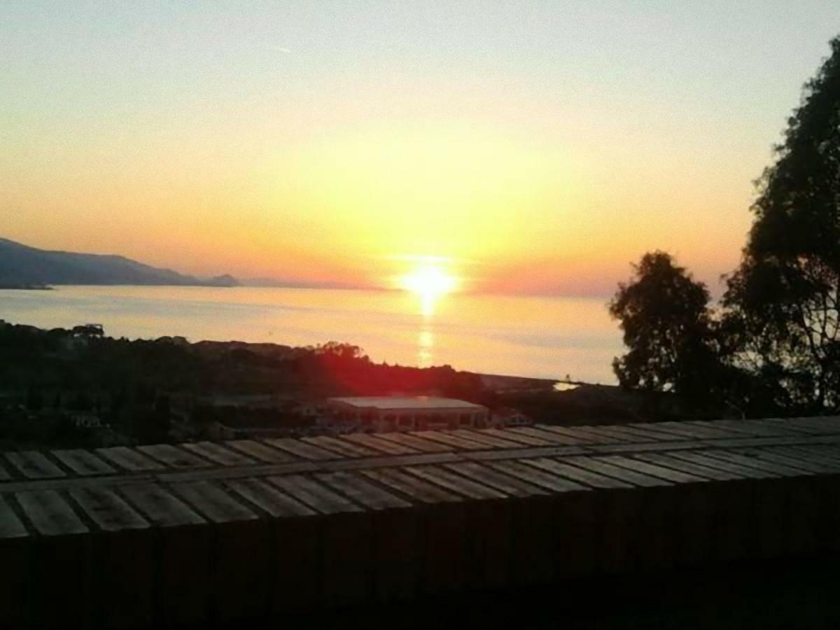 Casa Vacanze Camastra Santo Stefano di Camastra Luaran gambar